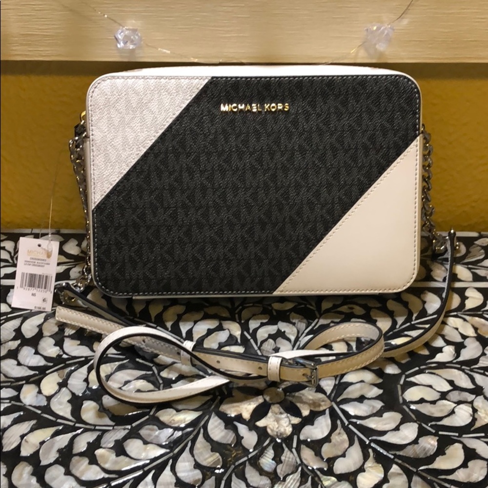 Micheal kors crossbody